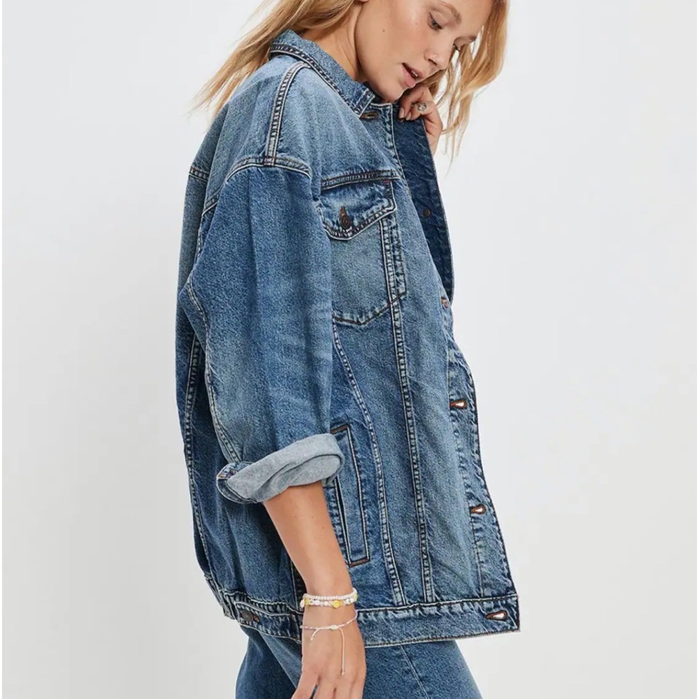 American Eagle denim jacket medium blue small
